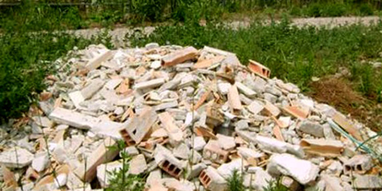 Augusta. Sorpresi a scaricare abusivamente materiale edilizio: tre denunciati