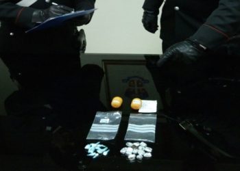 Siracusa. Sorpreso a spacciare droga in via Algeri: giovane in manette