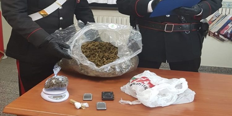 Floridia. Marijuana e cocaina in casa: arrestato un 23enne siracusano