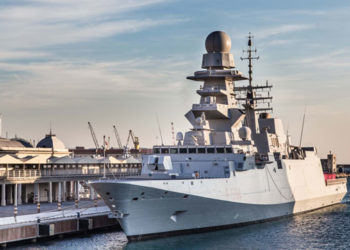 Al Porto Grande di Siracusa in sosta la nave “Alpino” della Marina Militare
