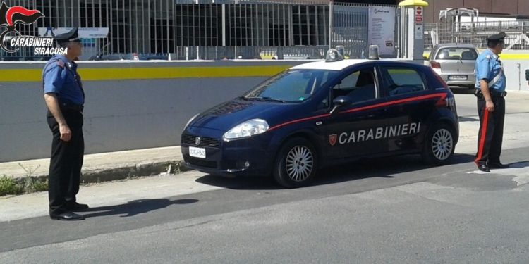 Floridia. Violenta lite per la fine di una relazione sentimentale: tre arresti