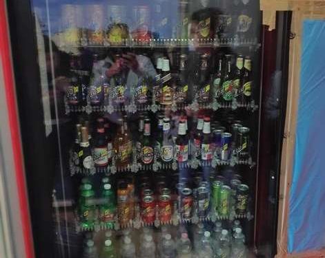 Siracusa. Controlli vendita alcolici, la Polizia sequestra un distributore automatico