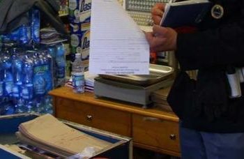 Rapina in un supermercato di Pachino: i banditi portano via due registratori di cassa