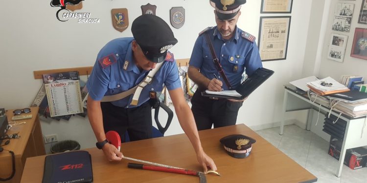 Pachino. Colpisce ripetutamente il marito nel sonno: donna arrestata per tentato omicidio