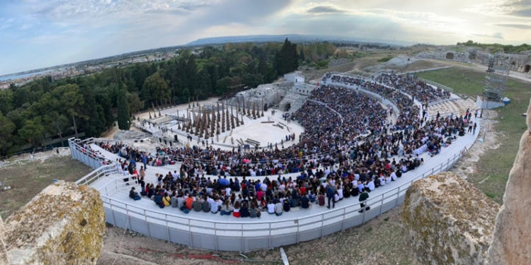 Siracusa. Stagione 2020 al Teatro Greco, svelate le opere: Le Baccanti, Ifigenia in Tauride e Le Nuvole
