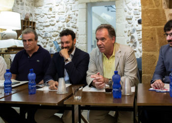 Siracusa, oggi il debutto al Teatro Greco della “Tosca” diretta da Alessandro Cecchi Paone: ieri la presentazione