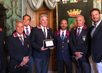 Siracusa, l’encomio del Sindaco ad un ex poliziotto: ha salvato un uomo con un massaggio cardiaco