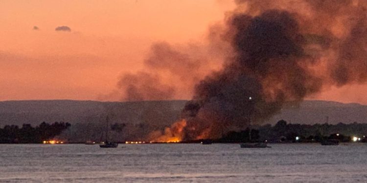 Siracusa. Vasto rogo alla riserva naturale Ciane Saline