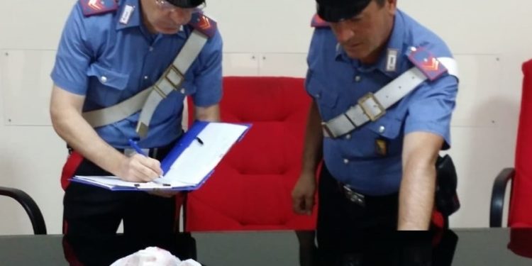 Siracusa. Spacciava cocaina ai domiciliari, arrestato un 49enne