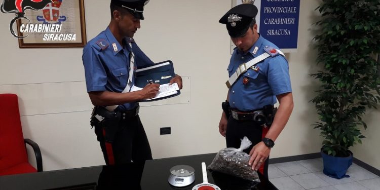 Siracusa. Deteneva in casa oltre 500 grammi di marijuana, arrestato 29enne