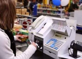 Siracusa. Armato di coltello tenta di rapinare un supermercato, arrestato un 20enne