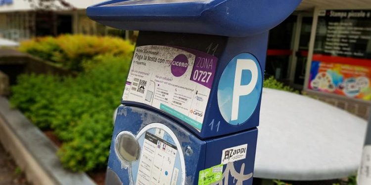 Pachino. Tentano di scassinare un parcometro per rubare le monete: due denunciati