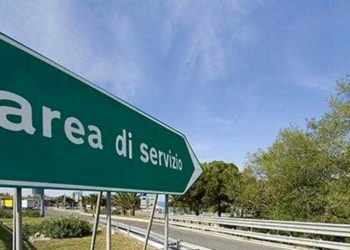 Siracusa. Rapina in un’area di servizio, ladri scappano con bottino da 1700 euro