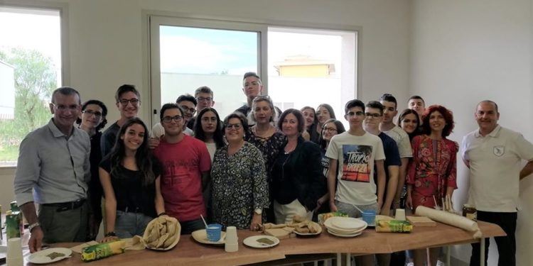 Siracusa. Istituto Einaudi, l’Ecocolazione conclude il progetto “Giovani e volontariato”