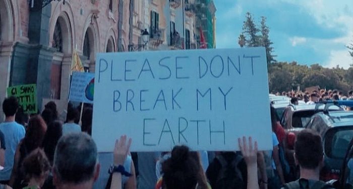 Siracusa. Fridays For Future, studenti in piazza per la difesa dell’ambiente