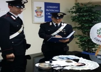 Floridia. Cocaina e hashish nascosti nel comodino, arrestato un 26enne