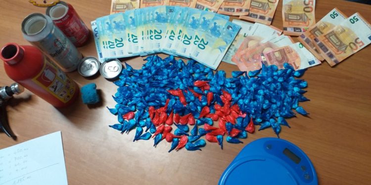 Floridia. Percettore del reddito di cittadinanza spacciava cocaina, fermato a bordo di una Porsche