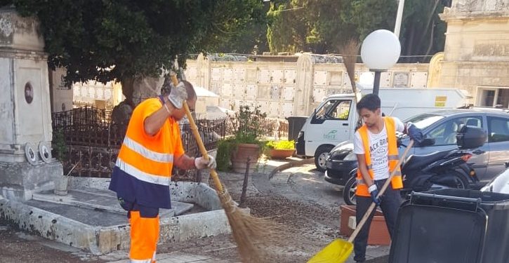 Siracusa. Ricorrenza defunti, al Cimitero e nelle aree circostanti operai al lavoro