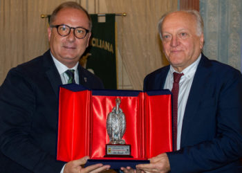 Noto, ambiente e ricerca. Premio Marcello La Greca al prof. Edoardo Ronchi: la cerimonia di consegna a Palazzo Nicolaci