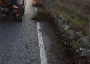 Siracusa. Proseguono le attività di diserbo in città, via Ascari fruibile per la commemorazione dei defunti