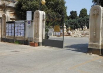 Siracusa. Ricorrenza defunti, potenziati i collegamenti: disponibili navette e biciclette per muoversi dentro il cimitero