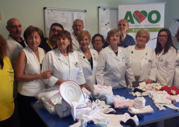 Siracusa, l’Associazione volontari ospedalieri dona indumenti e nidini al reparto di Neonatologia e Utin dell’Umberto I