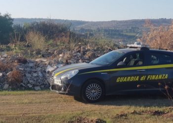 Carlentini. Sequestrata discarica abusiva a cielo aperto con eternit in contrada Minnella