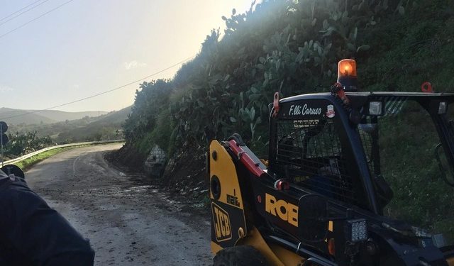 Buccheri. Lavori di manutenzione sulla Sp5 dopo il crollo di una parte della carreggiata