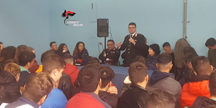 Rosolini. I Carabinieri incontrano gli studenti dell’Istituto Archimede