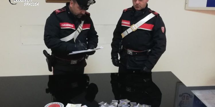 Siracusa. Servizio di contrasto spaccio stupefacenti, denunciato un 37enne