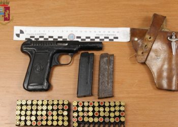 Lentini. Deteneva illegalmente in garage una pistola, arrestato 56enne