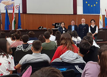 Siracusa, legalità: l’incontro della Polizia con gli alunni dell’Istituto Wojtyla