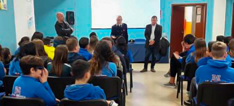 Noto, legalità: l’incontro della Polizia con gli alunni dell’Istituto “Melodia” del plesso Don Bosco