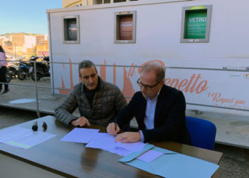 Noto, installazione isola ecologica al plesso Pitagora dell’istituto Raeli: firmato il protocollo d’intesa