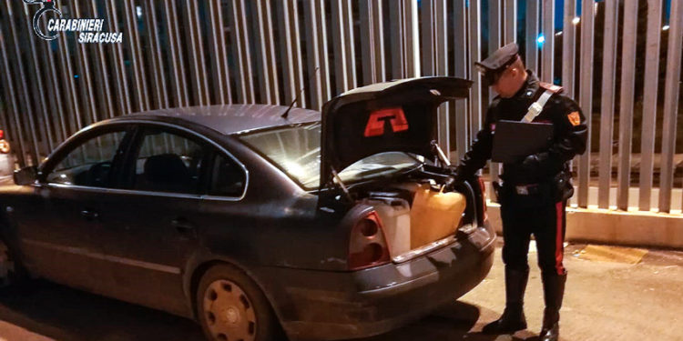 Augusta, 71enne denunciato per ricettazione: in auto con 200 litri di carburante