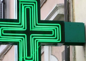 Lentini. Rapinatori fanno irruzione in una farmacia, malmenato il titolare