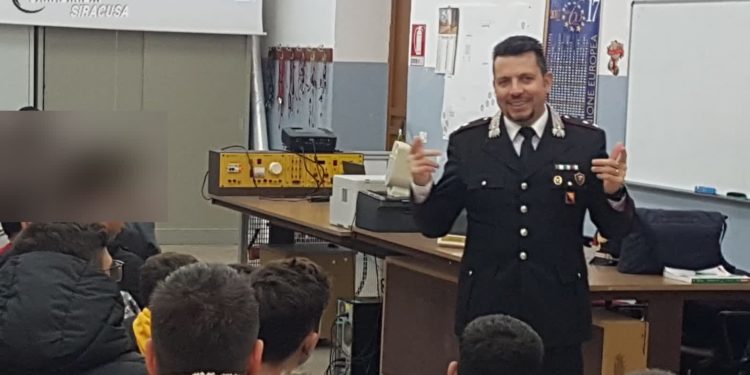 Pachino. Cultura della legalità, i Carabinieri incontrano gli studenti del nautico