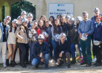Lentini, educazione ambientale e sviluppo sostenibile: gli studenti del “Vittorini-Gorgia” visitano la Grotta Monello