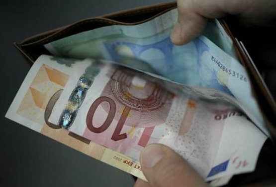 Augusta. Ruba portafogli al titolare del centro scommesse, beccato dalle telecamere