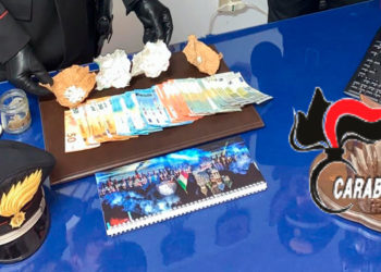 venditore ambulante di caldarroste sorpreso a spacciare cocaina