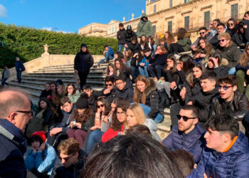 Noto, aule dell’Istituto Raeli al freddo. Il Sindaco: “acquisteremo il combustibile per il funzionamento dei termosifoni”