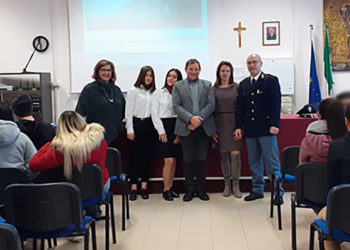 Lentini, legalità e rispetto delle regole: gli studenti dell’Istituto “Alfio Moncada” incontrano la Polizia di Stato