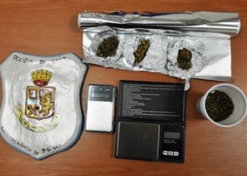 Lentini. Marijuana e bilancino di precisione in casa, denunciato un 22enne