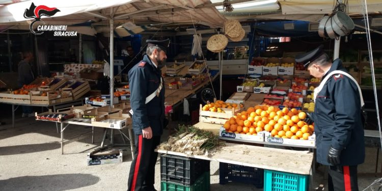 Siracusa. Abusivismo commerciale, blitz di Carabinieri e Municipale: elevata sanzione per oltre 5 mila euro