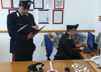 Ferla. Usa un casolare abbandonato per nascondere la droga: arrestato un 23enne