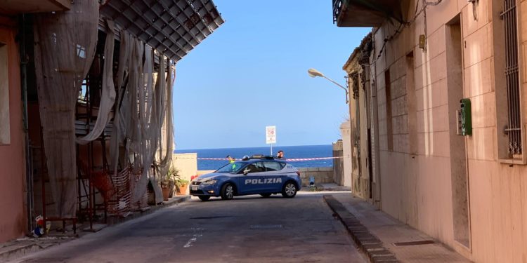 Siracusa. Rinvenuto il cadavere di un giovane tra gli scogli