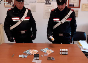 Operazione “tà-tà”, sgominata piazza di spaccio nel siracusano: sette arrestati dai Carabinieri