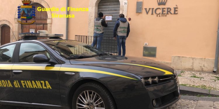 Noto. Sequestrato dalle Fiamme Gialle il bar “I Vicerè”