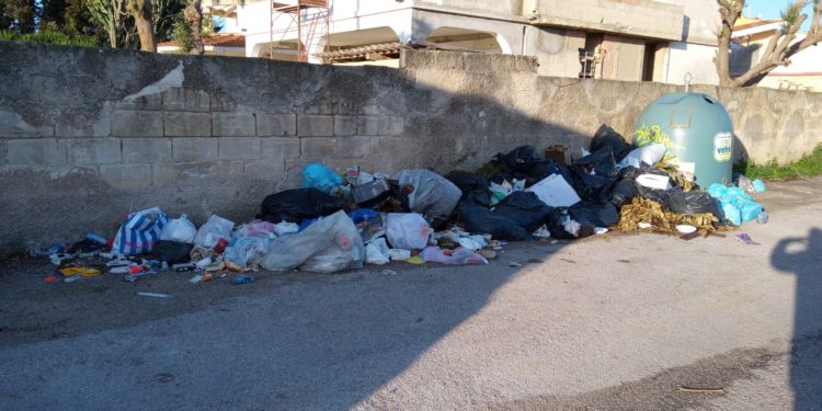 Siracusa. Bonifica straordinaria nelle discariche abusive di Fontane Bianche e zone limitrofe