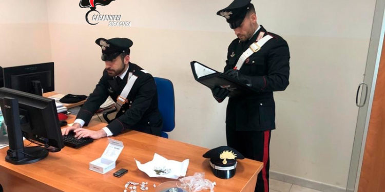 Carlentini, deteneva hashish e marijuana in casa: denunciato dai Carabinieri